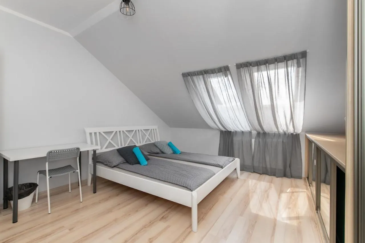 Konukevi Tjiraso Apartment Gdansk